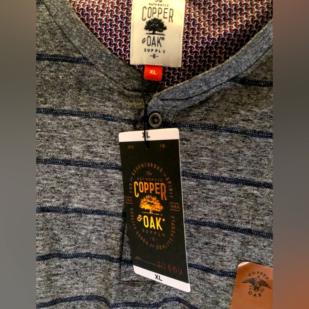 Young men’s casual short sleeve shirt. NWT